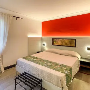 Duccio Nacci Rooms- 2* San Gimignano